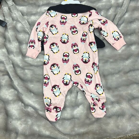 Koala Baby Girls Quilted Penguin Sleep and Play Footie with Bib, 2 Piece Set - P - Picture 3 of 3